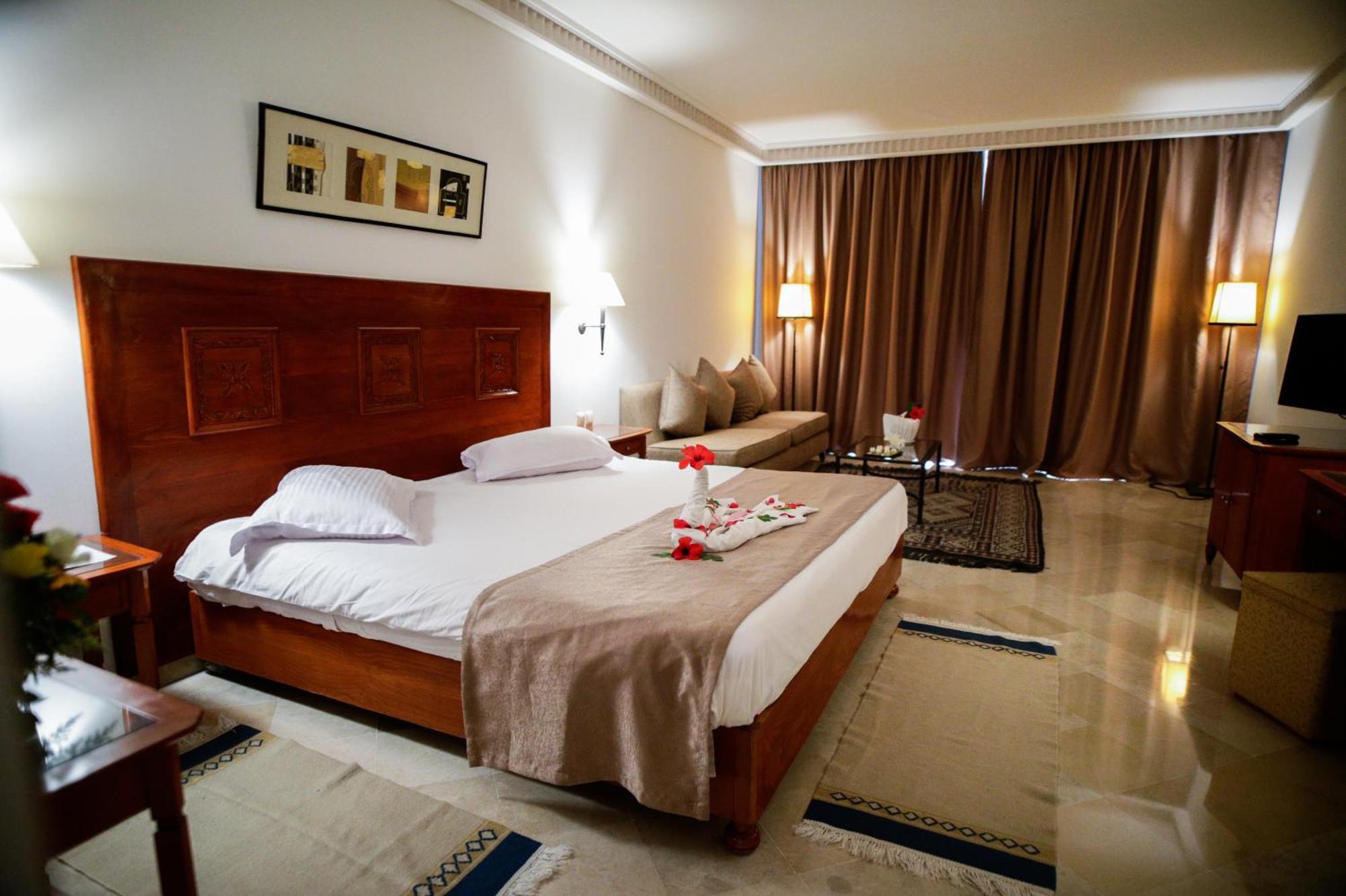 Alhambra Thalasso Hammamet Exterior foto A room at the hotel