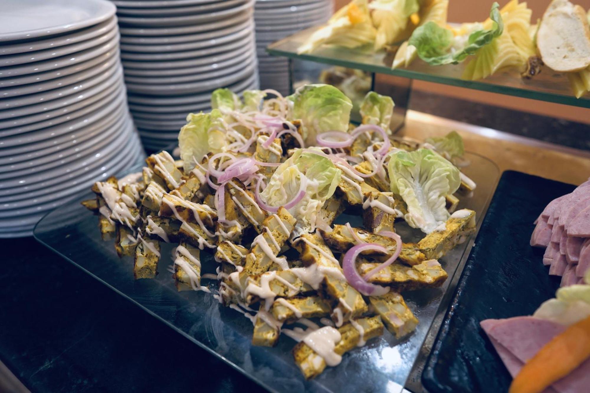 Alhambra Thalasso Hammamet Exterior foto A salad of grilled tofu