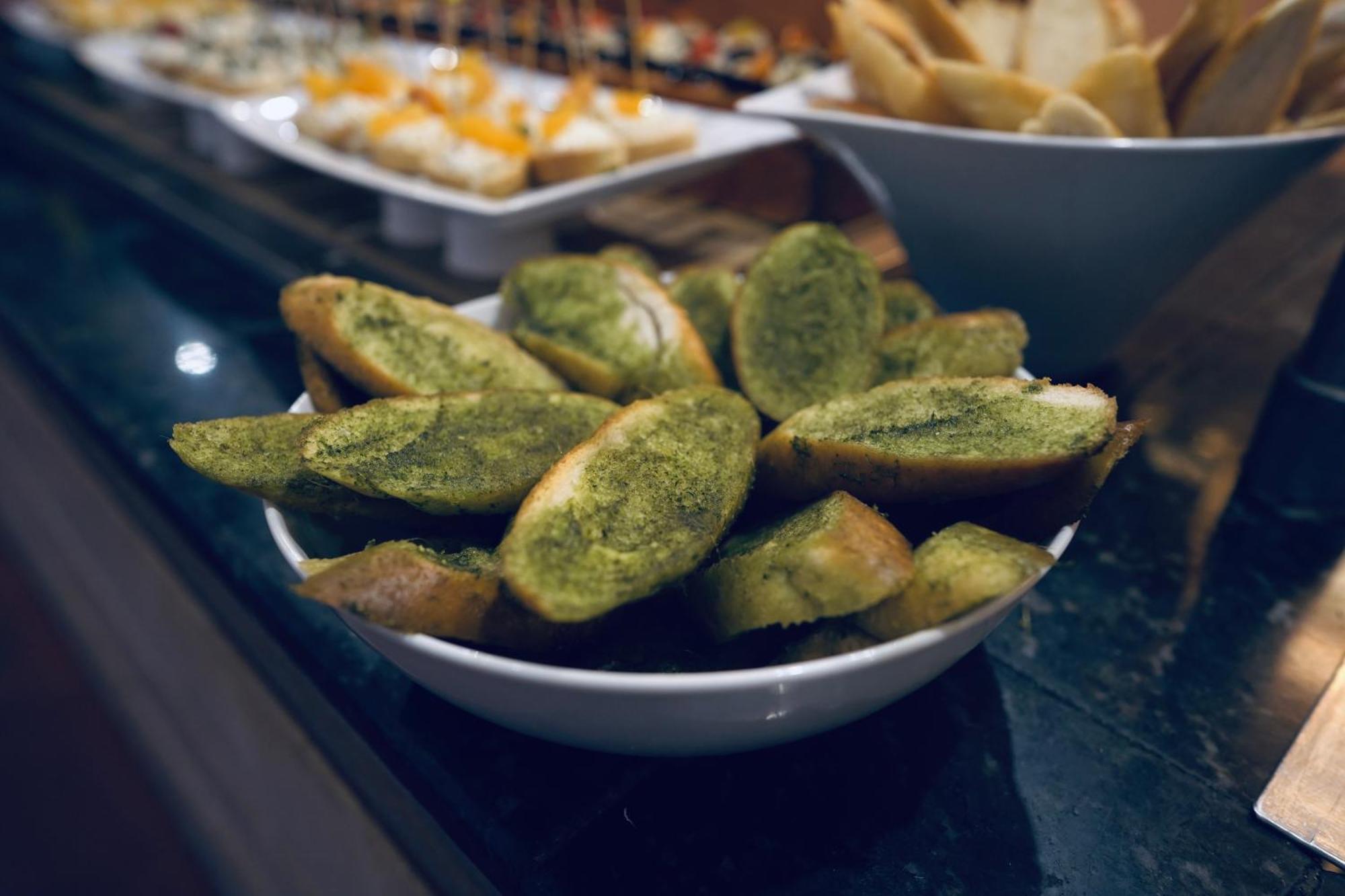 Alhambra Thalasso Hammamet Exterior foto A bowl of pesto bread